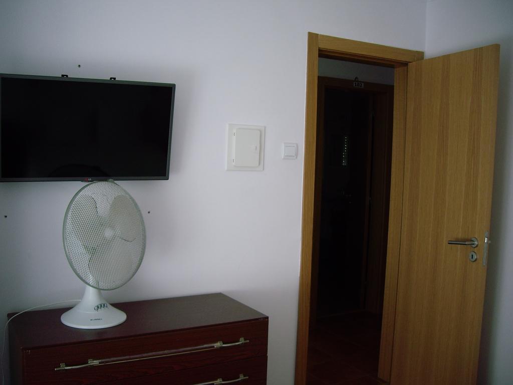 Residencial Camoes Bed & Breakfast Lisabona Cameră foto