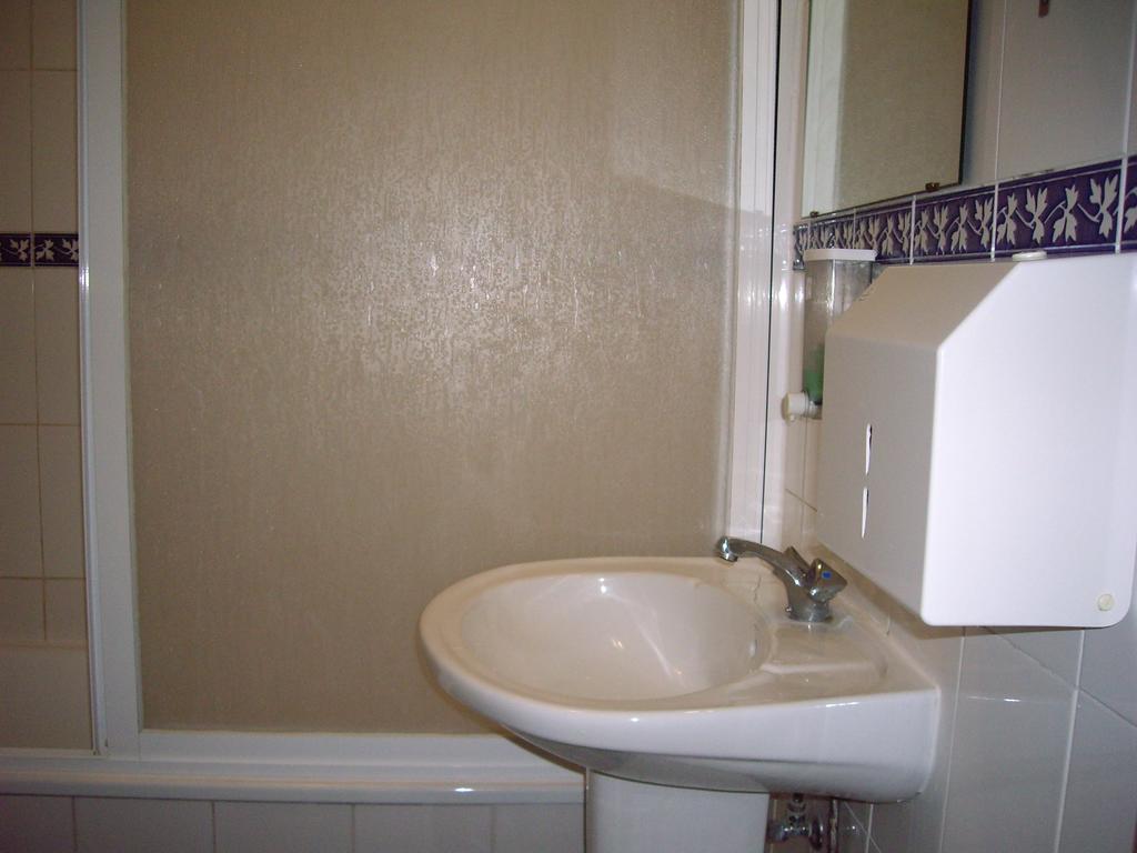 Residencial Camoes Bed & Breakfast Lisabona Cameră foto