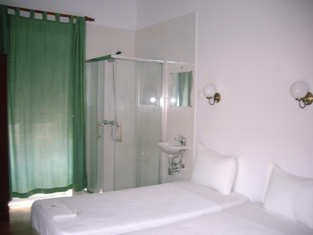 Residencial Camoes Bed & Breakfast Lisabona Cameră foto