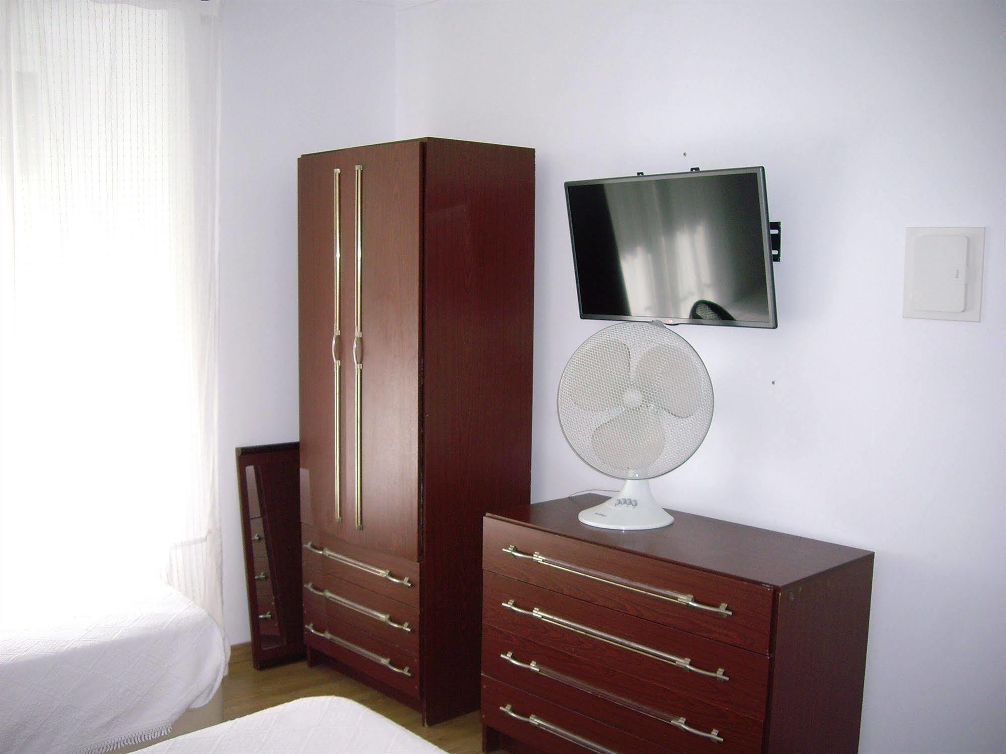 Residencial Camoes Bed & Breakfast Lisabona Exterior foto