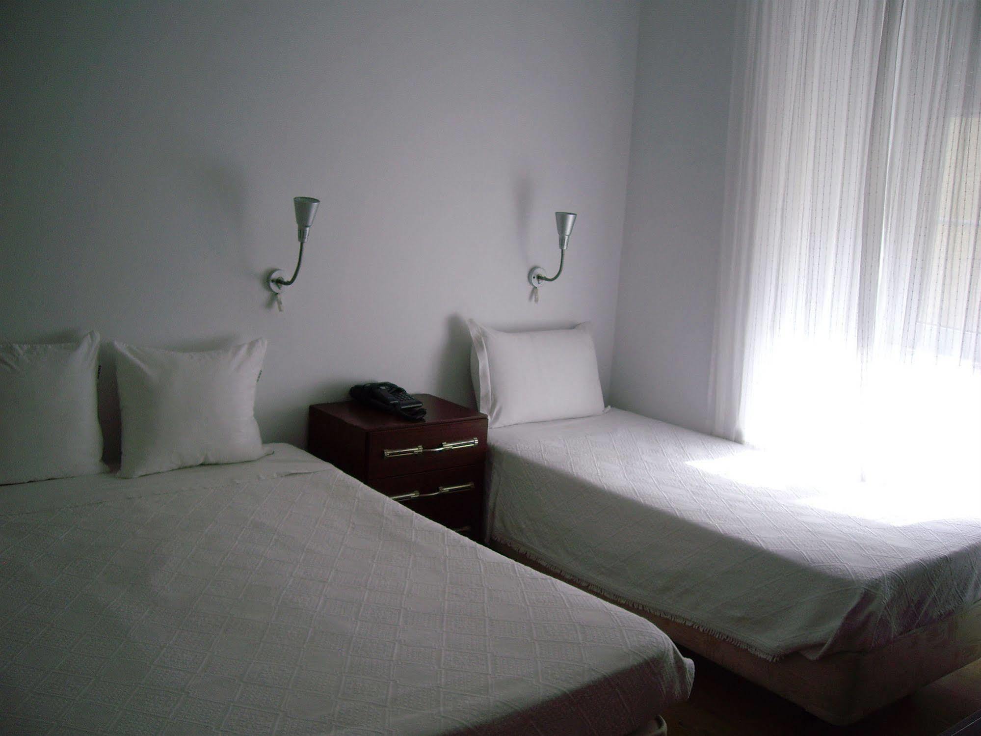 Residencial Camoes Bed & Breakfast Lisabona Exterior foto