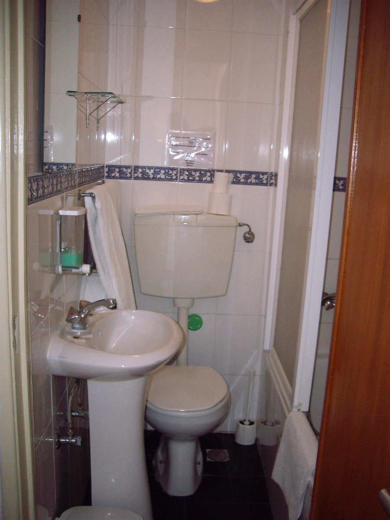 Residencial Camoes Bed & Breakfast Lisabona Exterior foto